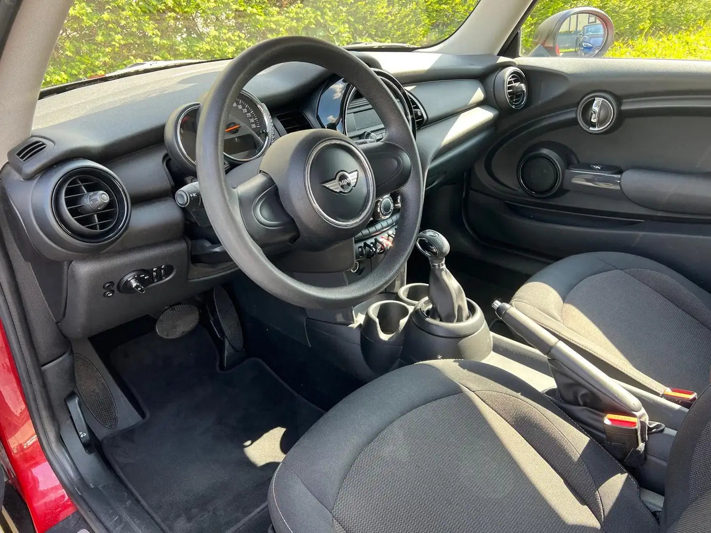 MINI One 1.2i – Automatique – 102 ch – 2014 – 143 000 km
