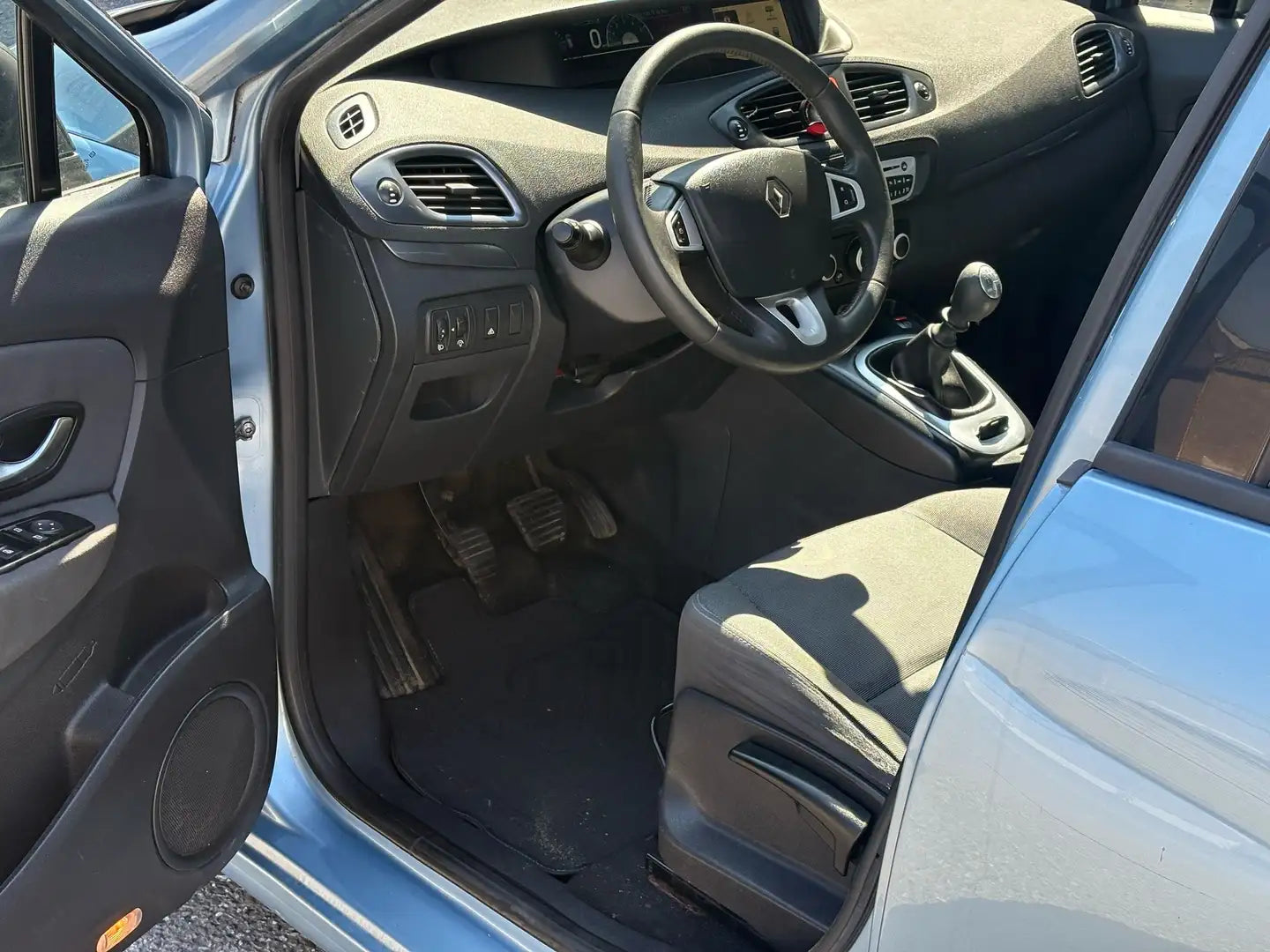 Renault Scénic III dCi 95 FAP eco2 Authentique – 95 ch – 2012 – 220 000 km
